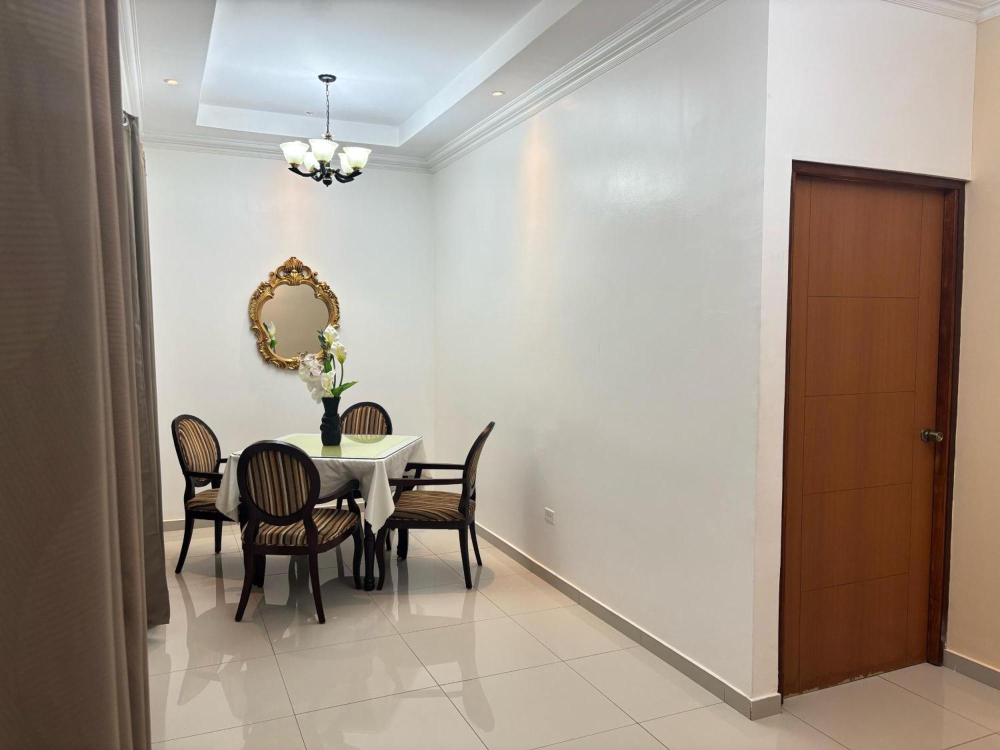Paradise Hotel 4*