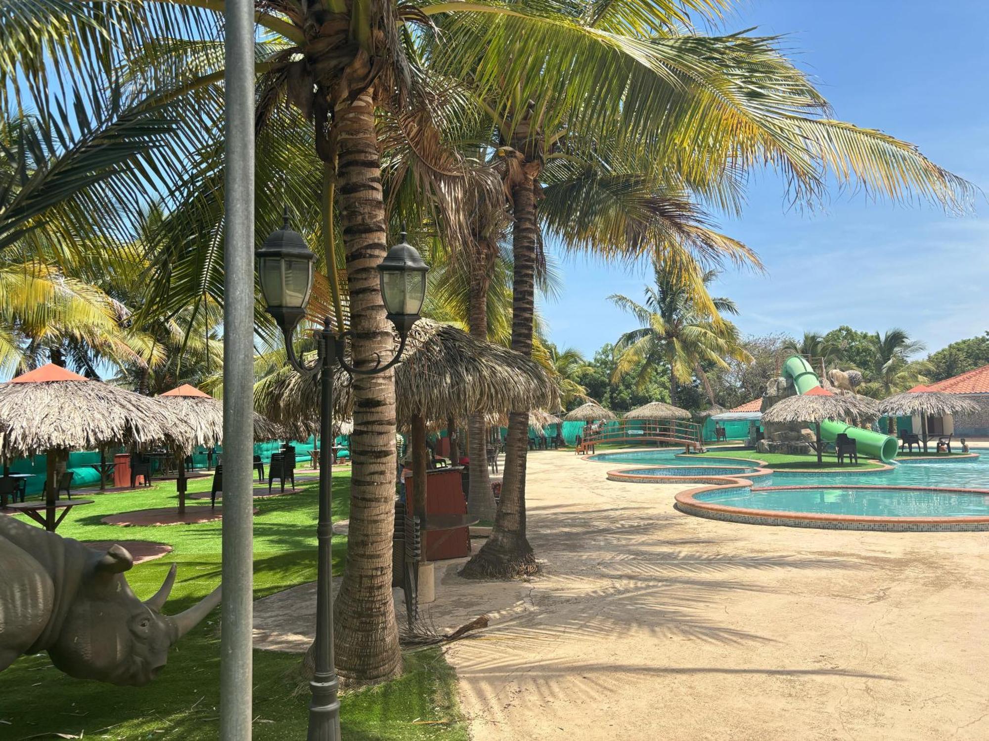 Paradise Hotel 4*